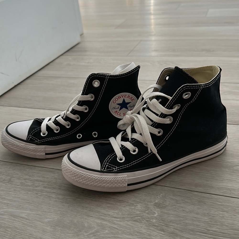 Converse Chuck Taylor Size 7 High Tops